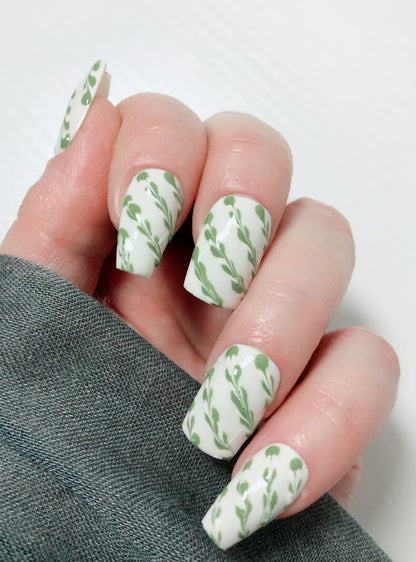 Green Girl - Venuza Nails