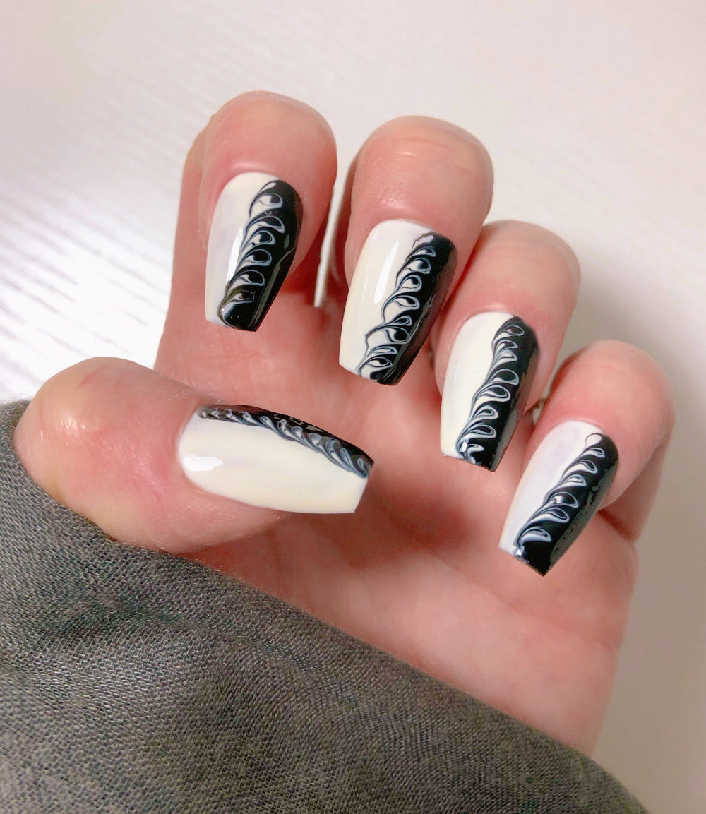 Napolitan - Venuza Nails